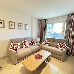 https://estupendo-apartamento-junto-a-plaza-de-espana.es-andalucia.com